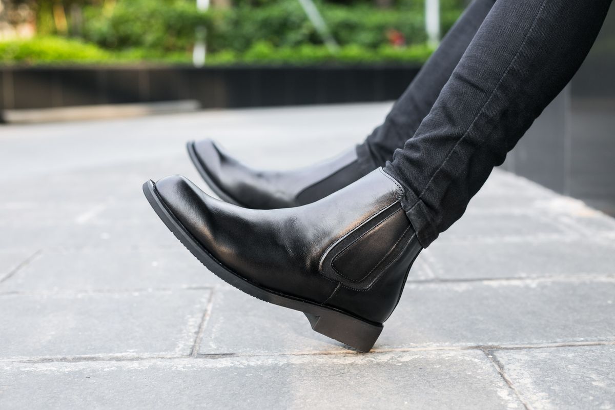 Best Dress Boots for Men in 2026: 9 Picks by Budget