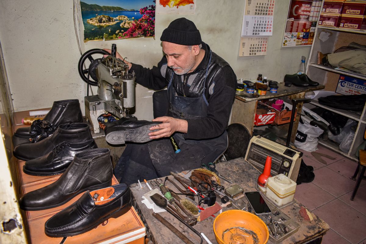 Goodyear Welt vs Blake Stitch vs Cemented: Shoe Construction Explained