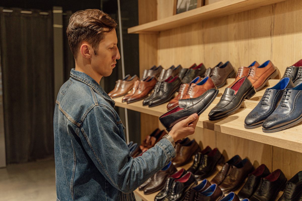 How Should Dress Shoes Fit? A 5-Point Check for Length, Width, and Heel