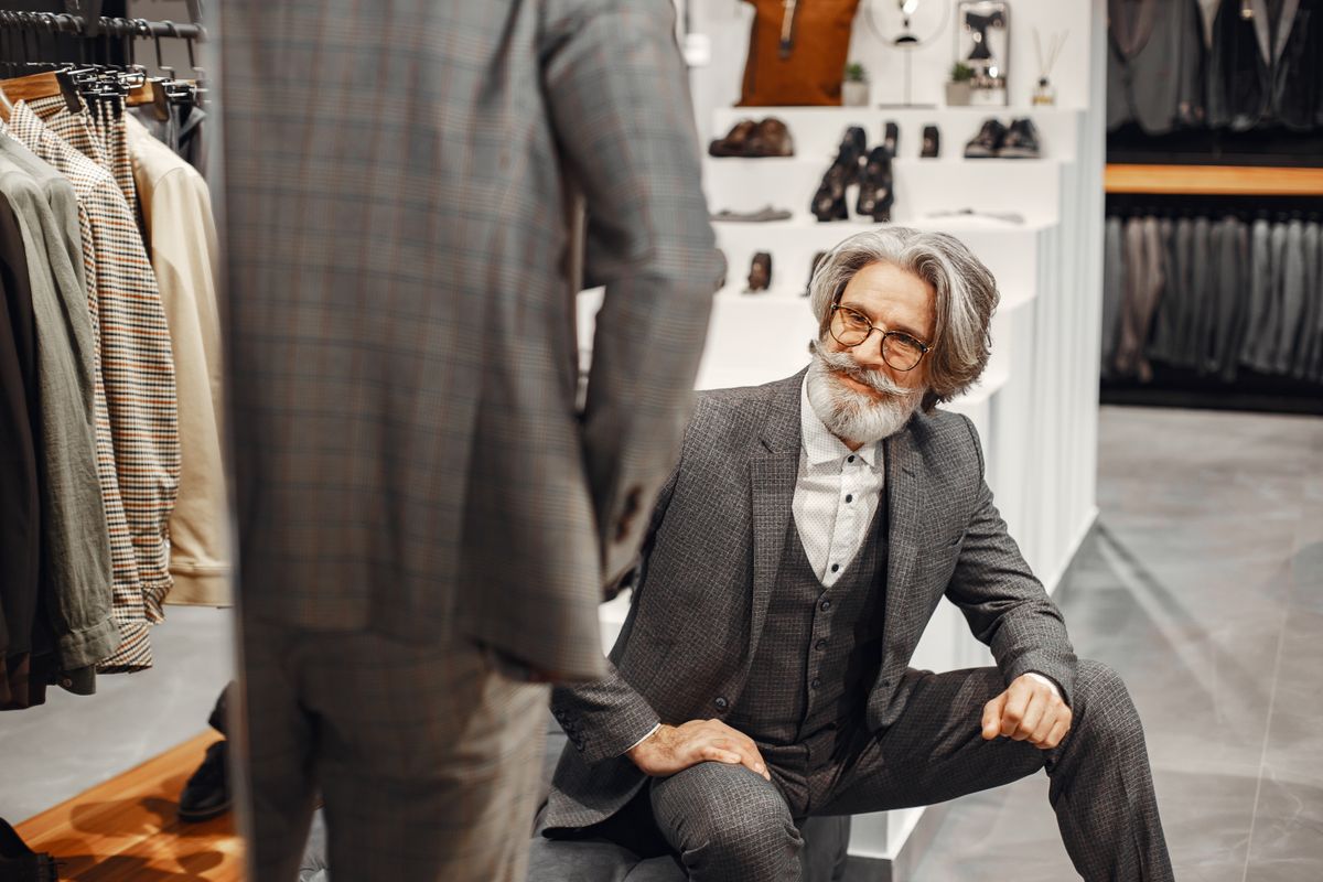 What Color Shoes to Wear With a Gray (Grey) Suit